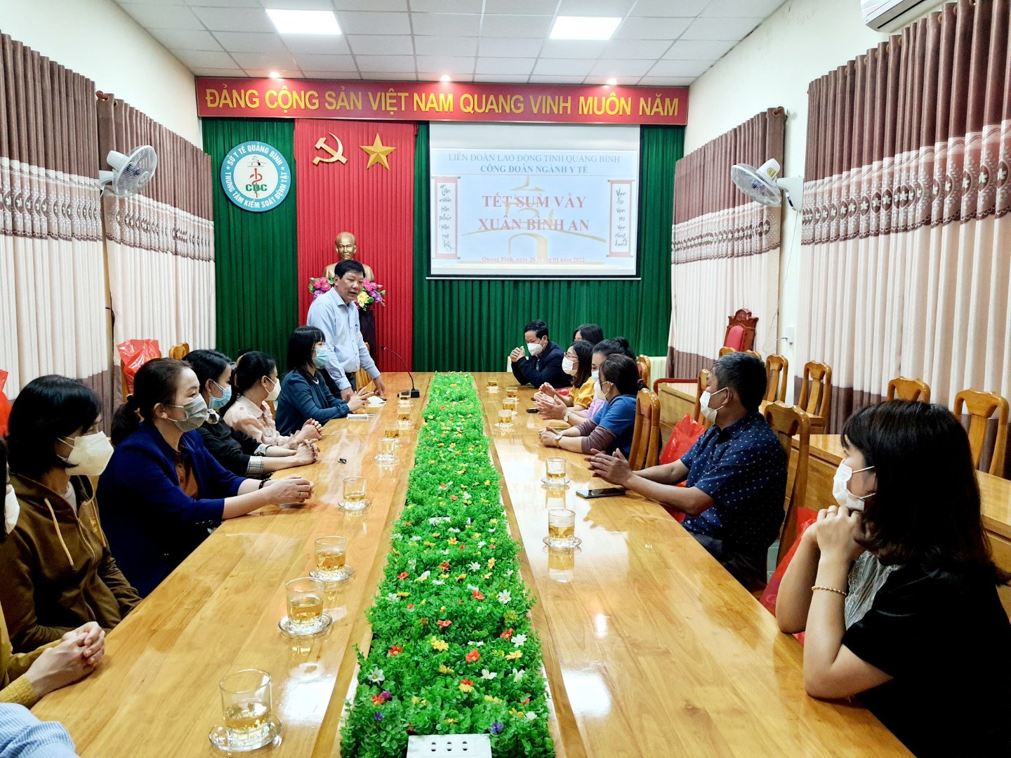 Bác sỹ Phan Thanh Hải PGĐ Sở Chủ tịch CĐN Y tế phát biểu tại buổi lễ Custom