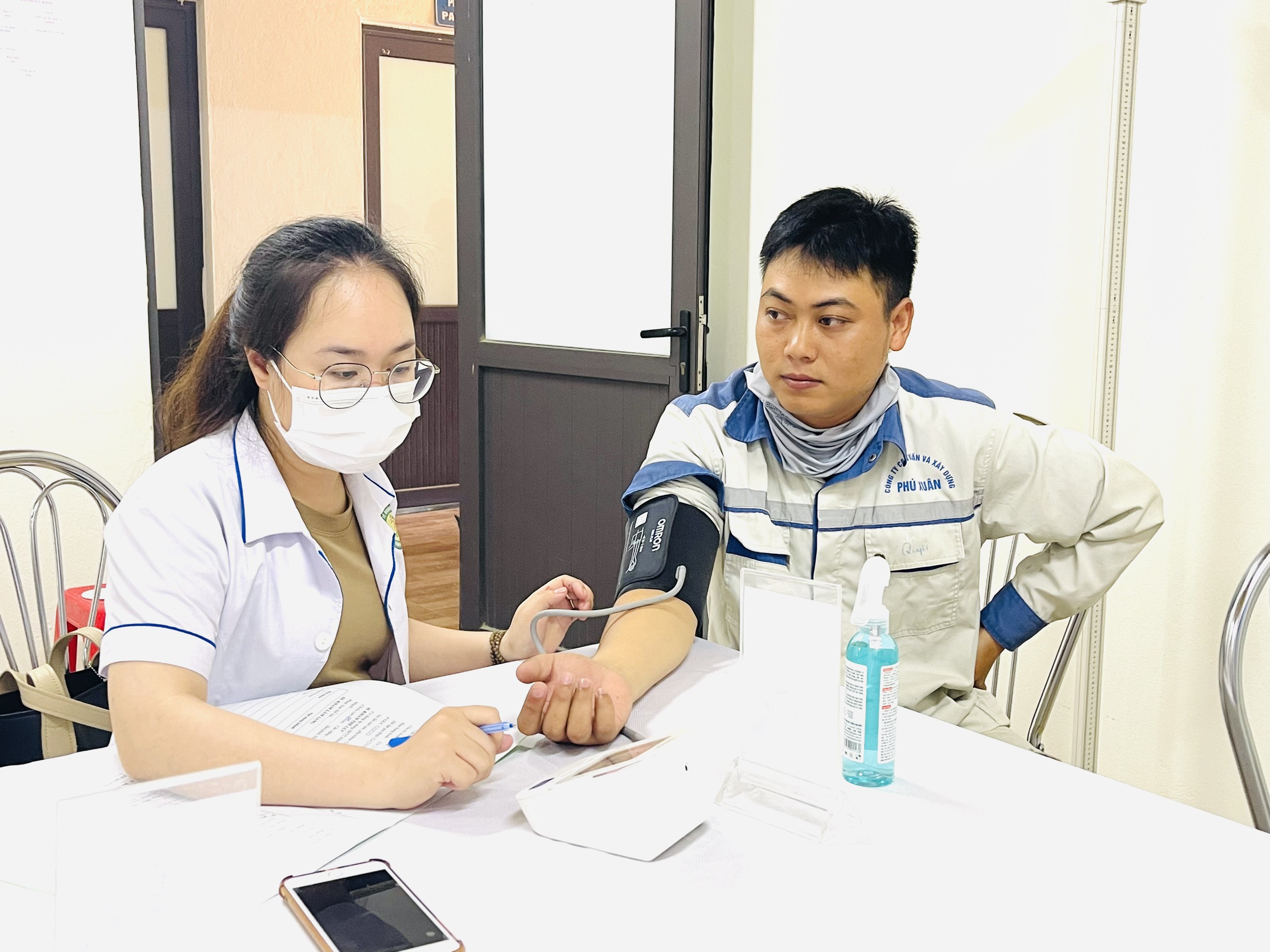 CDC_Quảng_Bình_khám_sức_khoẻ_cho_nhân_viên_và_lái_xe_Công_ty_Cổ_phần_xây_dựng_Phú_Xuân_7.jpg