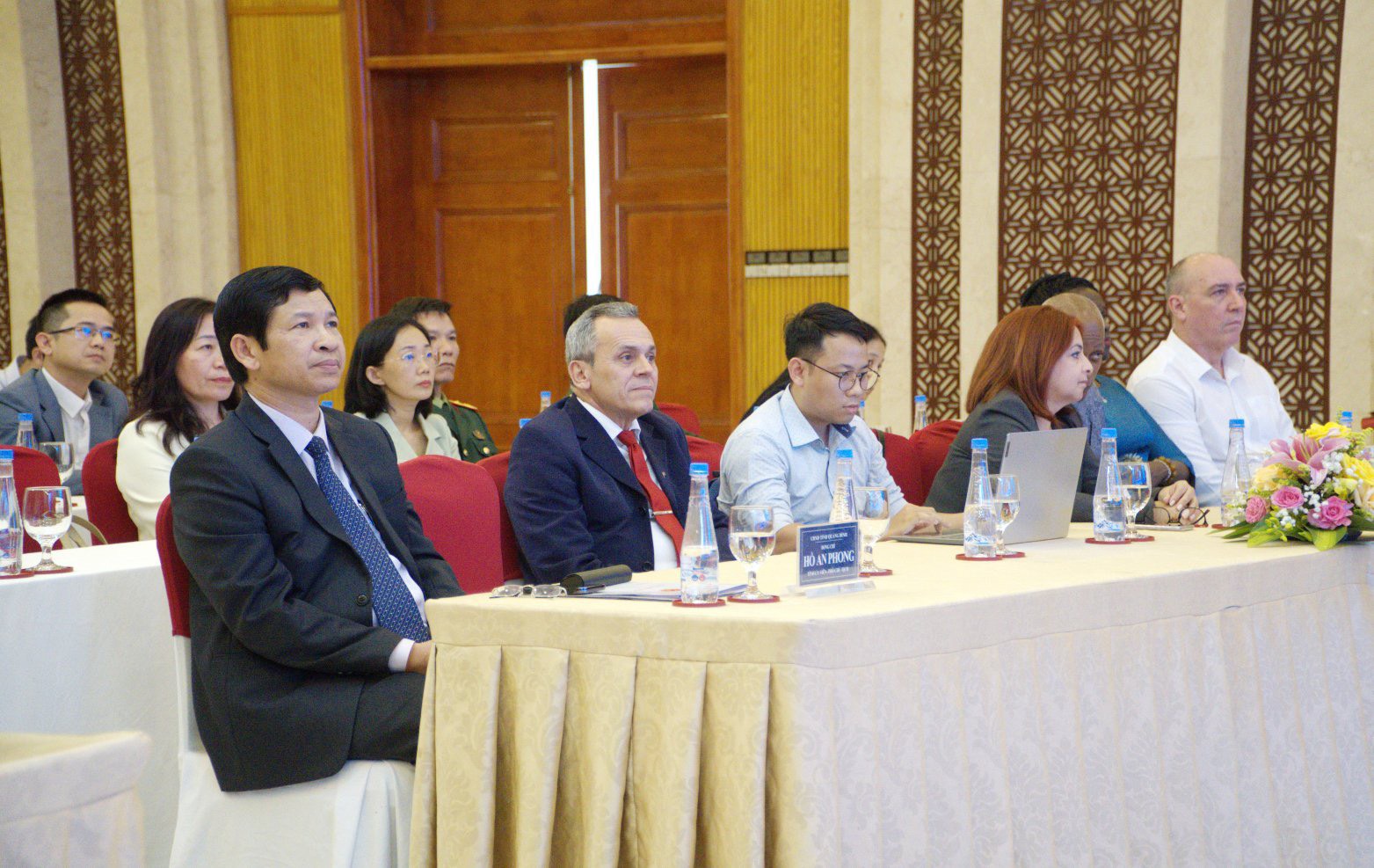 Các_đại_biểu_tham_dự_hội_nghị.jpg