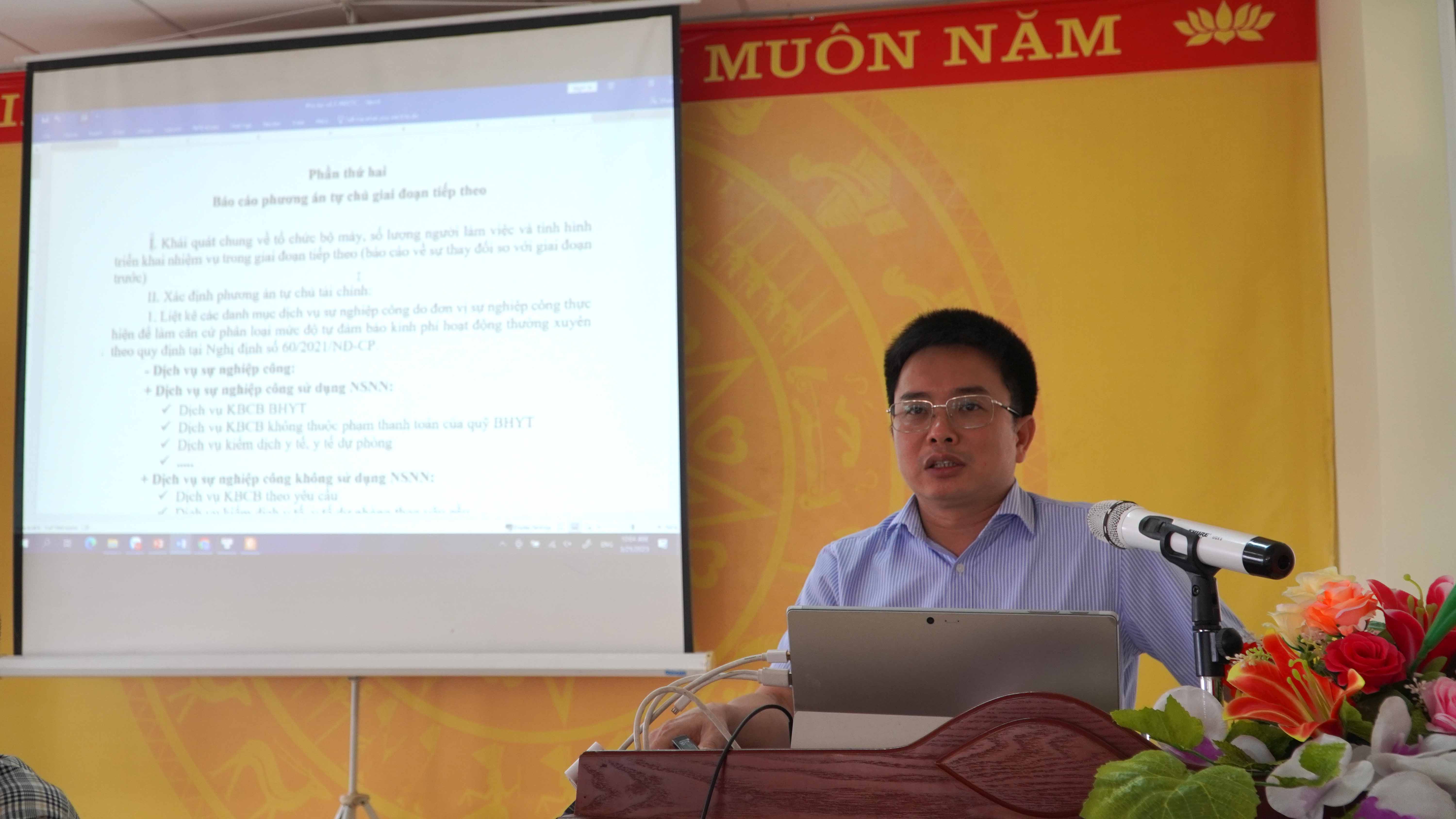 Giảng_viên_của_Viện_Phát_triển_Công_nghệ_Tài_chính_truyền_đạt_những_nội_dung_quan_trọng_tại_lớp_tấp_huấn1.JPG