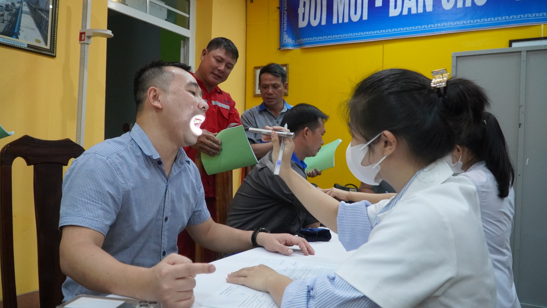 Một_số_hình_ảnh_ghi_nhận_Hòn_la7_Large.JPG