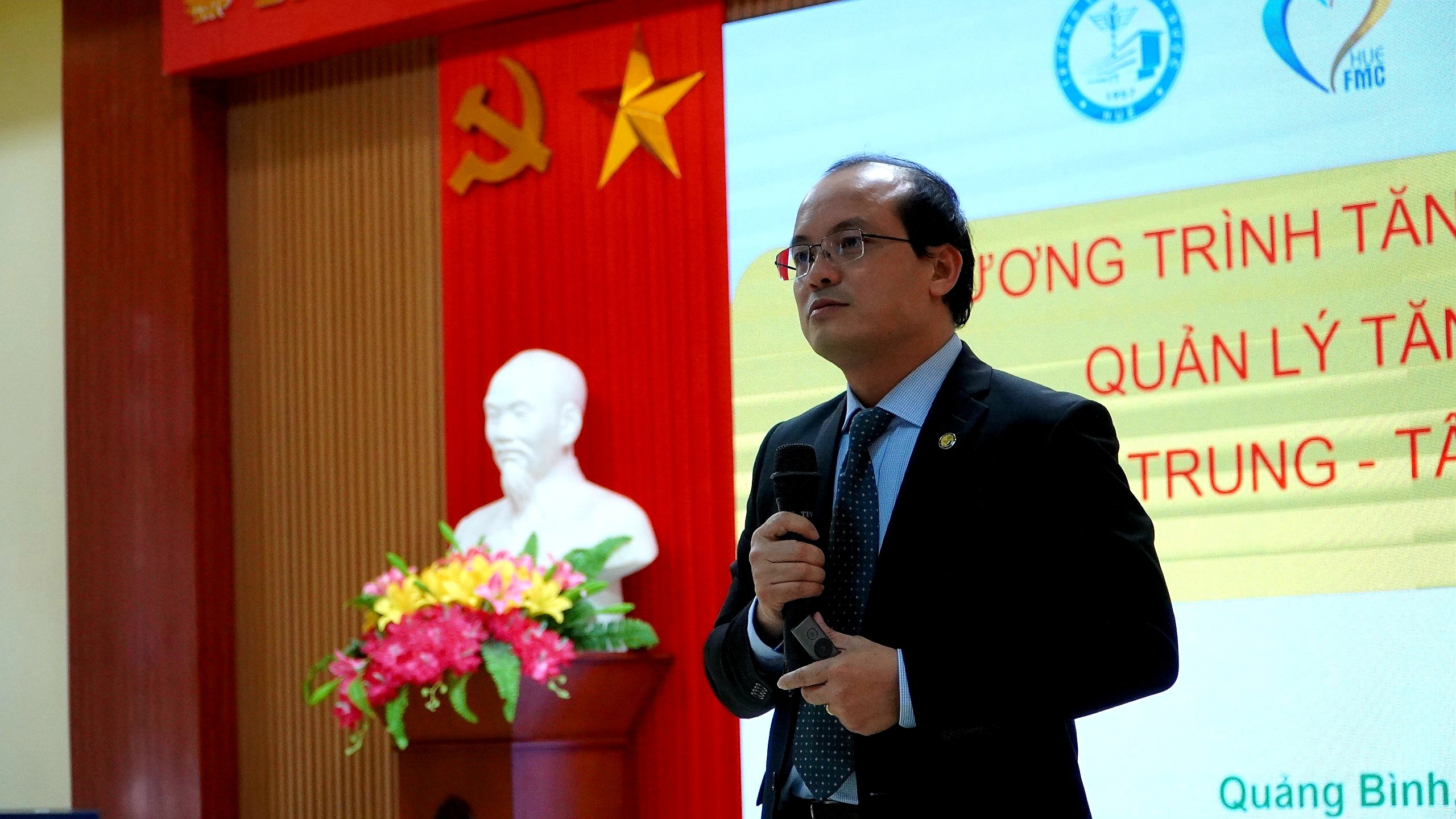 PGS-TS_Nguyễn_Minh_Tâm_-_Phó_Hiệu_trưởng_Giám_đốc_Trung_tâm_Y_học_gia_đình_Trường_Đại_học_Y_Dược_Đại_học_Huế_giới_thiệu_về_Chương_trình_Tăng_cường_hiệu_quả_quản_lý_huyết_áp_ông_Hói.jpg