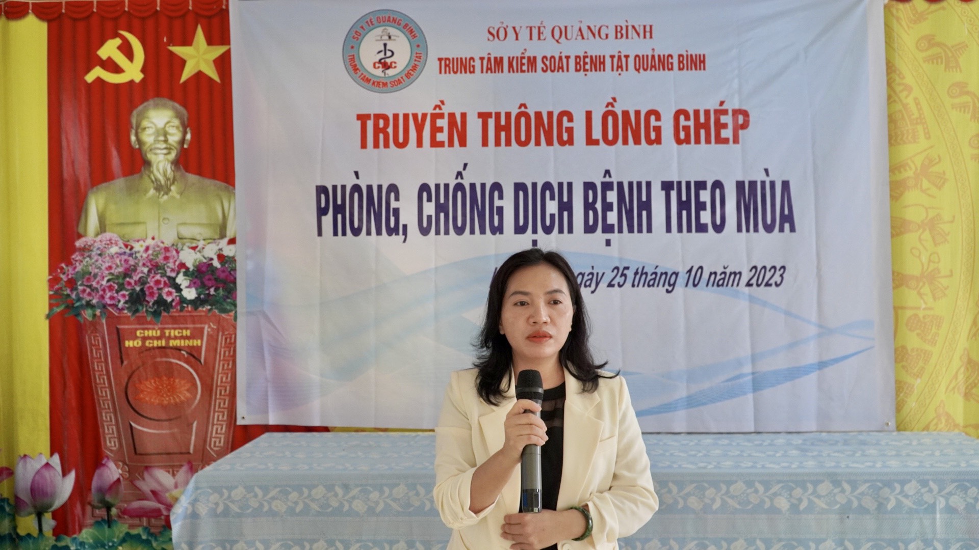 Th.s_Lê_Thị_Thuý_Hồng_Phó_giám_đốc_CDC_hướng_dẫn_các_hình_thức_truyền_thông_phòng_chống_dịch_bệnh_hiệu_quả.jpg
