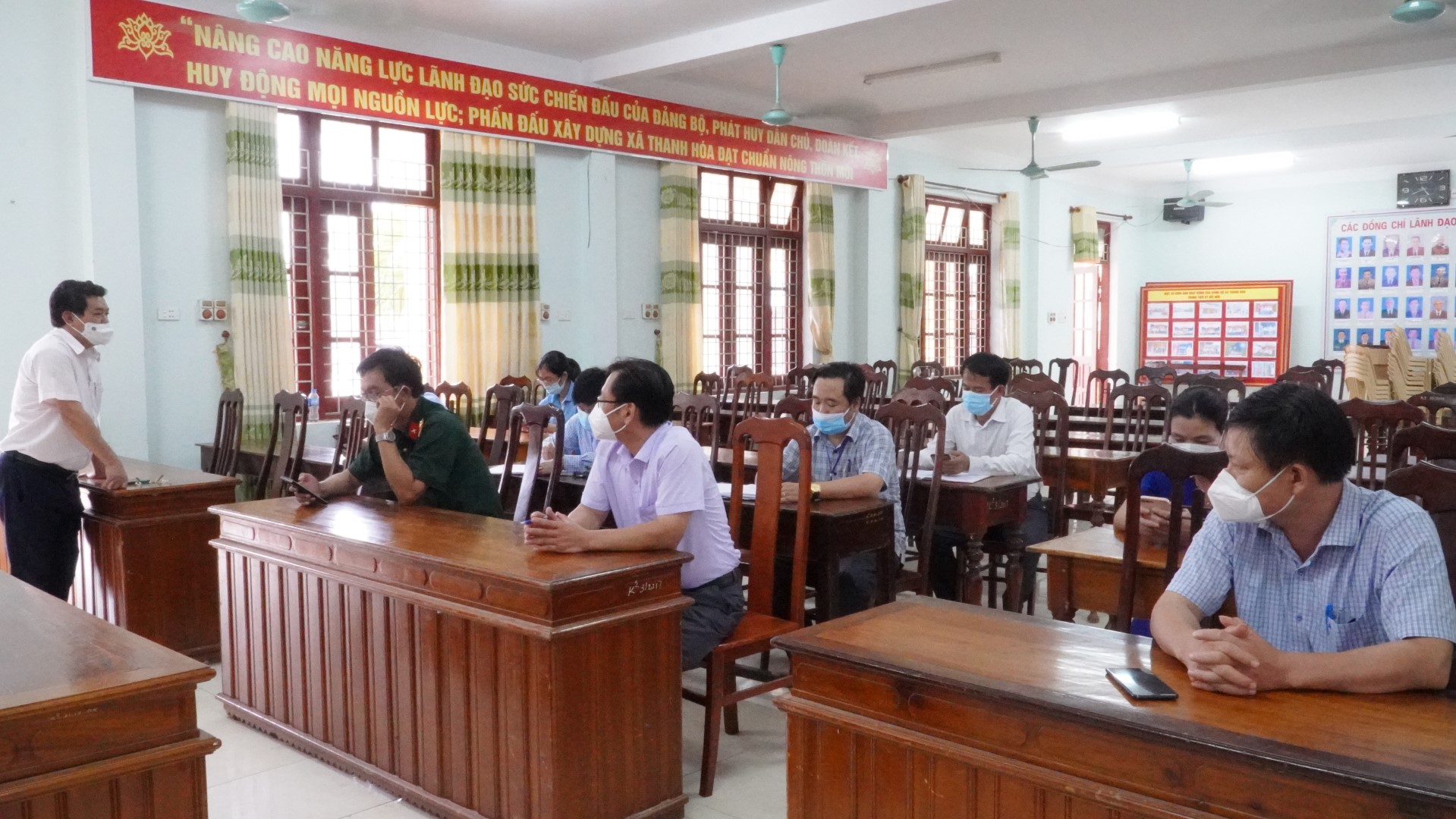 Trung tâm Y tế Tuyên Hóa trao đổi công việc với các lực lượng chức năng tại xã Thanh Hóa tuyên hóa Large