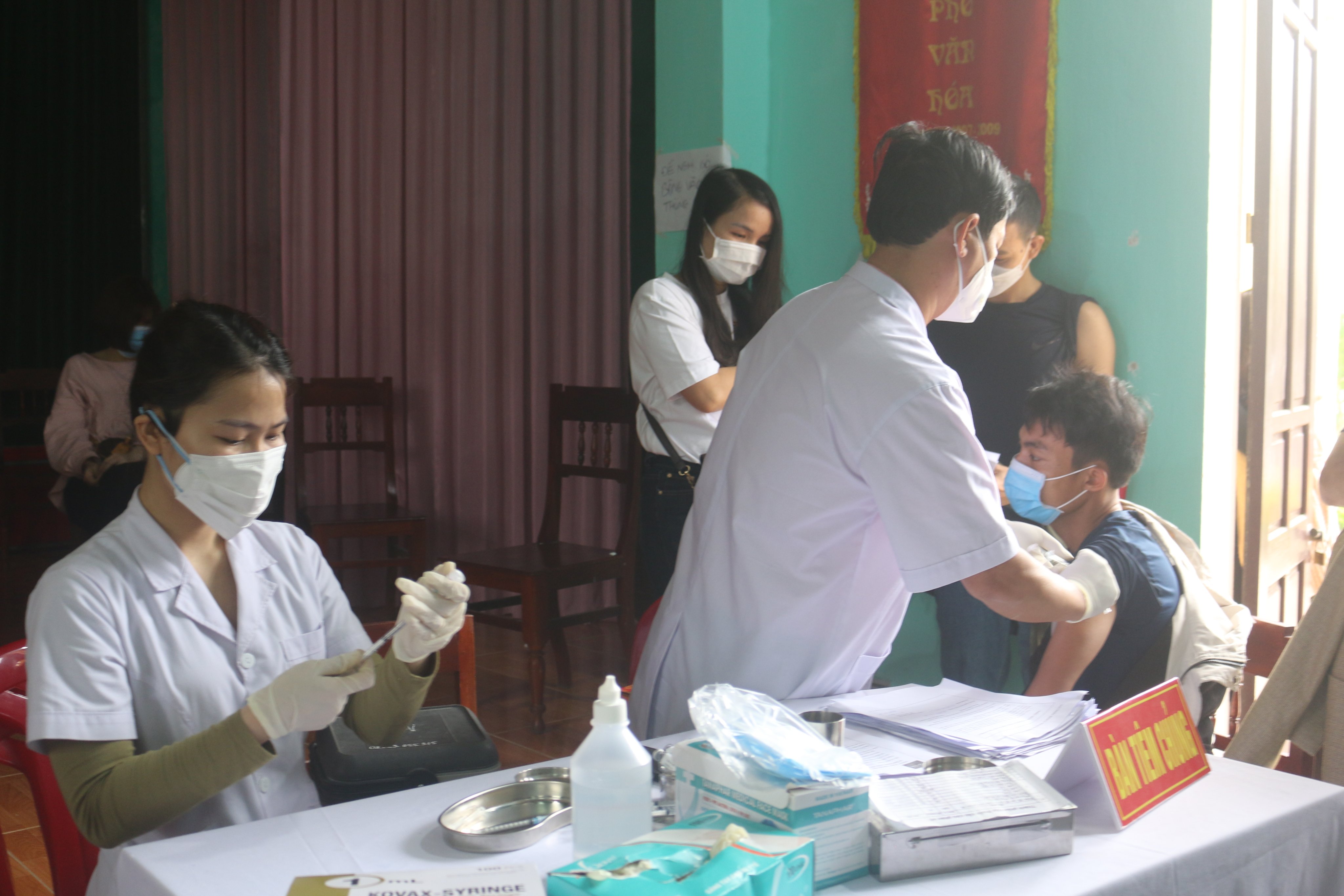 Tại điểm tiêm Trung tâm Y tế TP. Đồng Hới