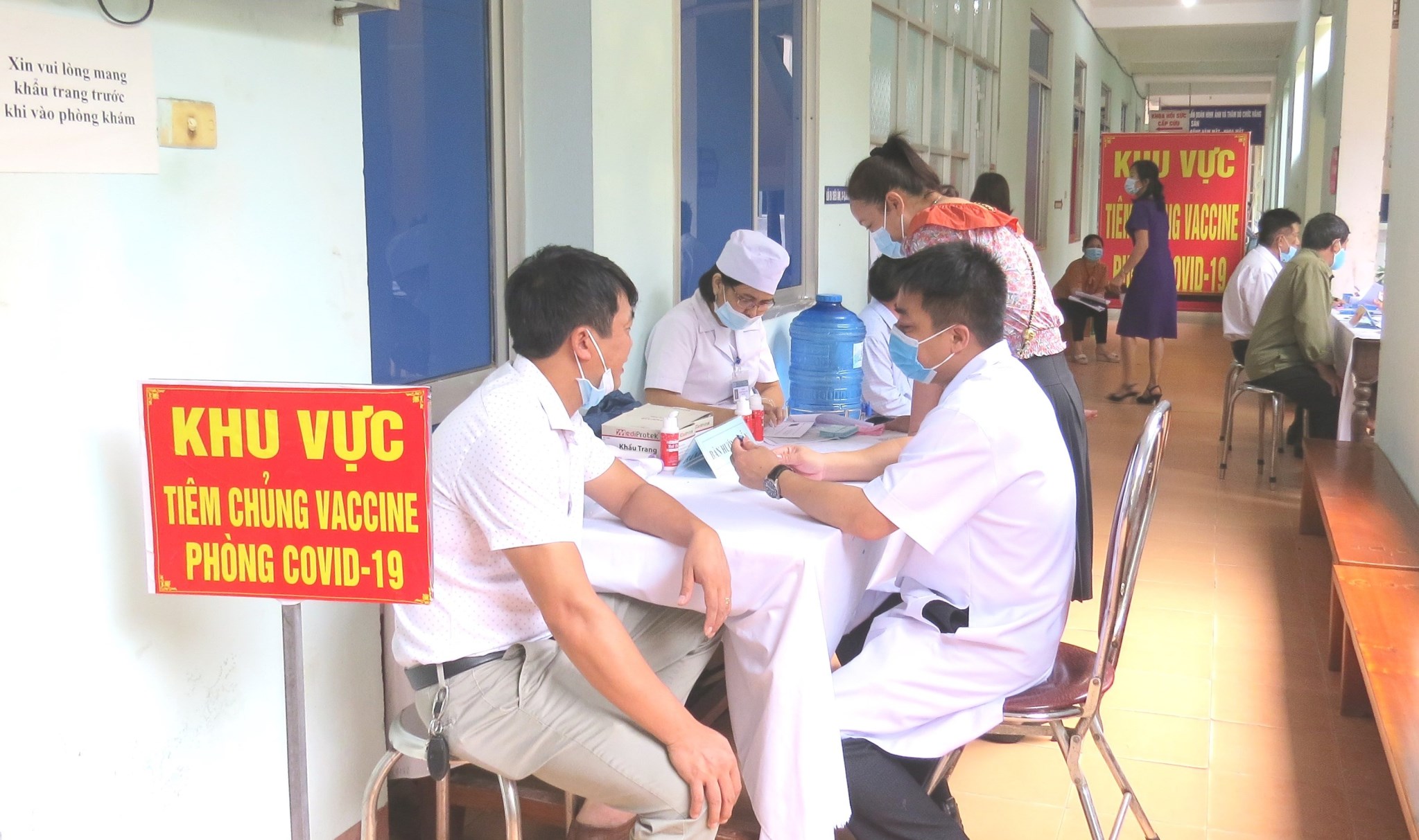 Ảnh 5 Khám sàng lọc trước tiêm vắc xin